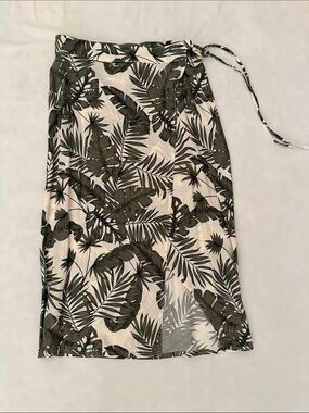 Women’s Palm-Print Wrap Skirt — Olive/White